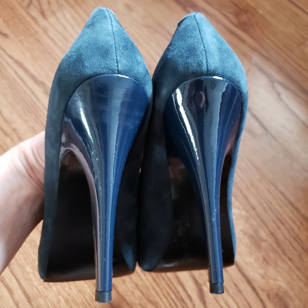 Jessica Simpson pumps